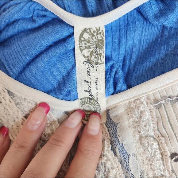 FREE PEOPLE BLUE SEQUIN  LACE TOP SIZE SMALL - Picture 6 of 7